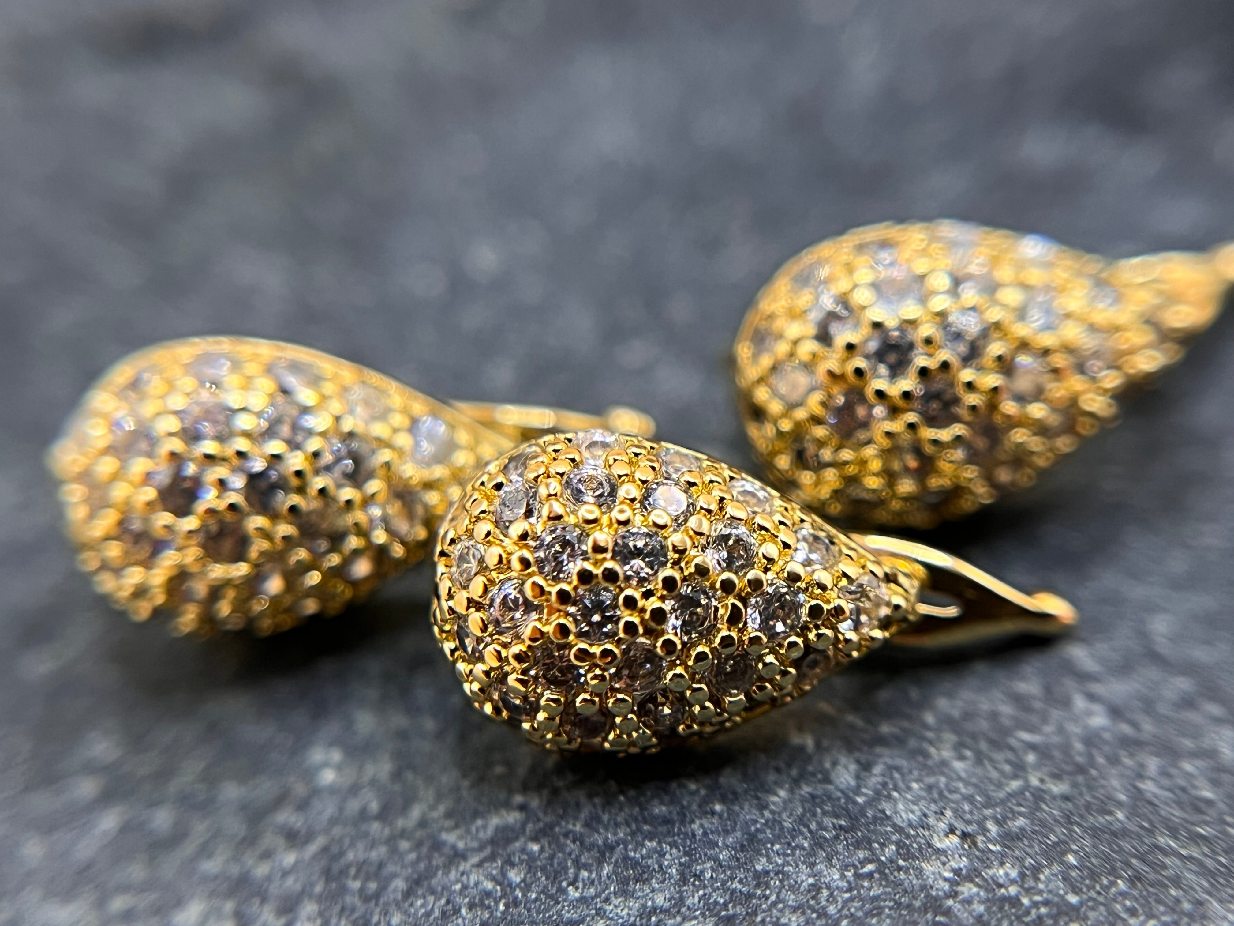 Gold Teardrops